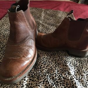Ariat Chelsea Short Boots Men’s 7D or Women’s 8.5Wide Elastic Gores Pull Tabs